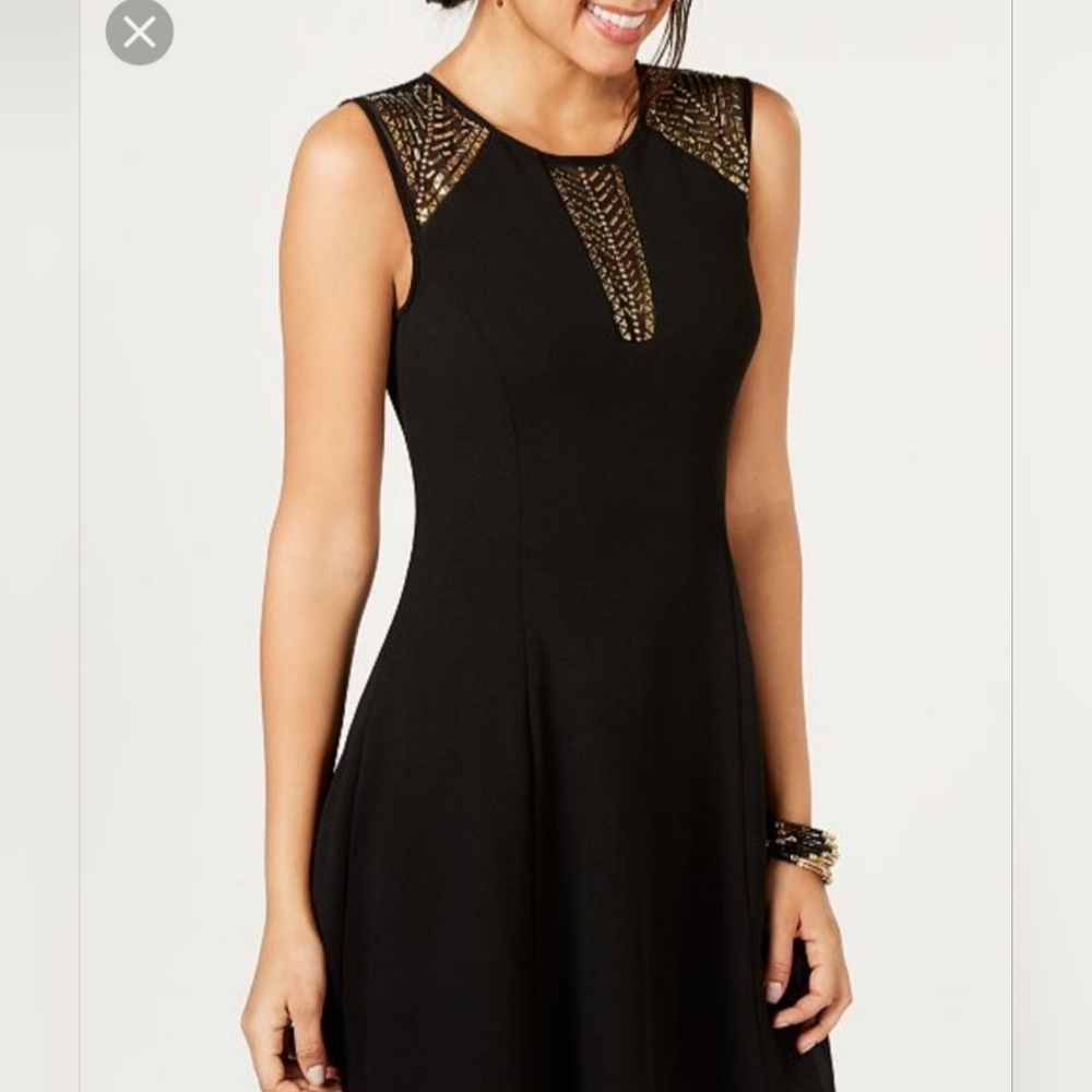 Guess crew neck beaded front sleeveless zippered dress, like new